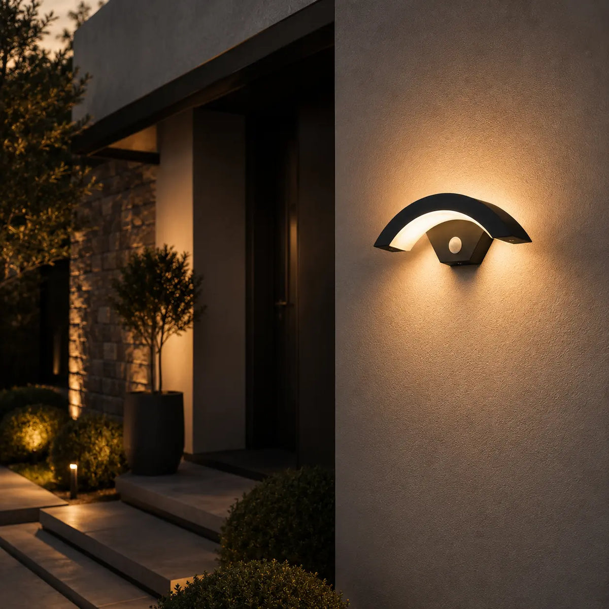 LED Außenwandleuchte mit Bewegungsmelder 18W schwarz (Norvia), am Hauseingang