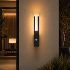 LED Wandleuchte außen mit Bewegungssensor, schwarz, IP65 (Mileni), am Hauseingang