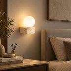LED Wandleuchte Naturstein Kugel beige (Solenza), im Schlafzimmer neben dem Bett