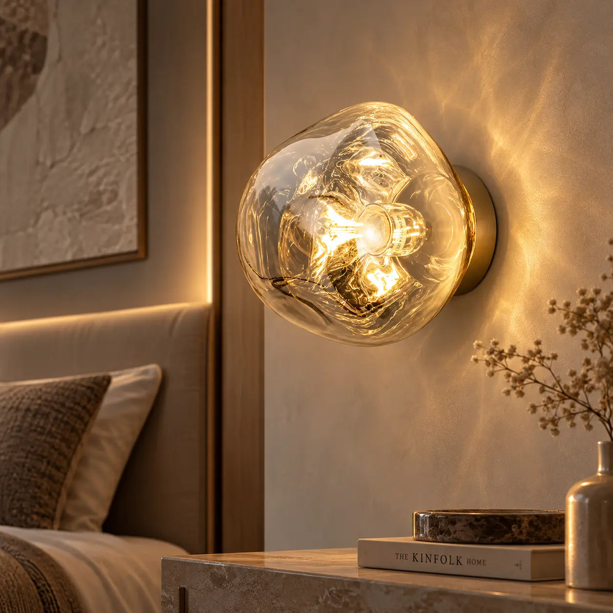 Wandleuchte Glaskugel klar-silber (Voltrian), im Schlafzimmer neben dem Bett
