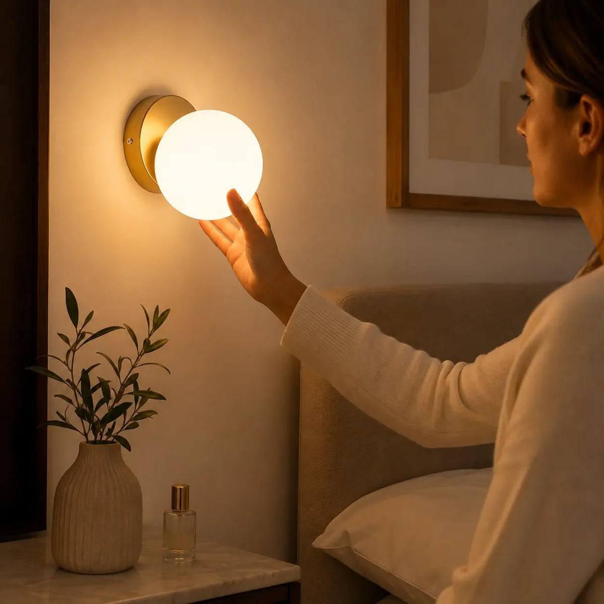 Wandleuchte Kugel Opalglas gold (Selvantis), Bedienung und Lichtfarbe